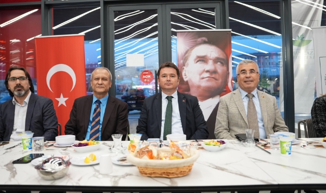 Başkan Erkan Aydın, Osmangazi'deki muhtarlarla bir araya geldi