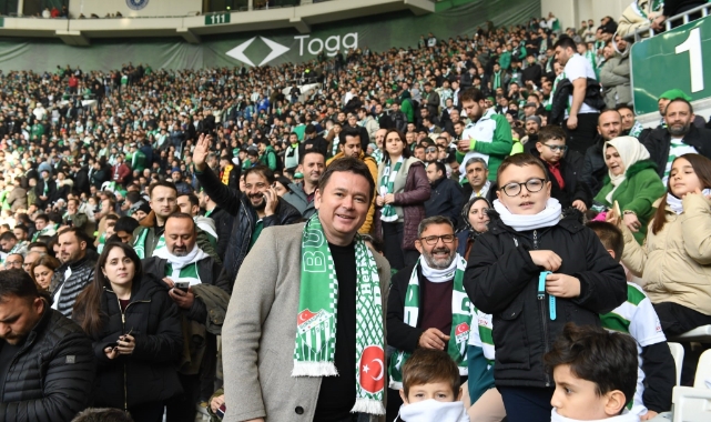 Başkan Erkan Aydın, Osmangazili 70 çocuğu Bursaspor maçına götürdü