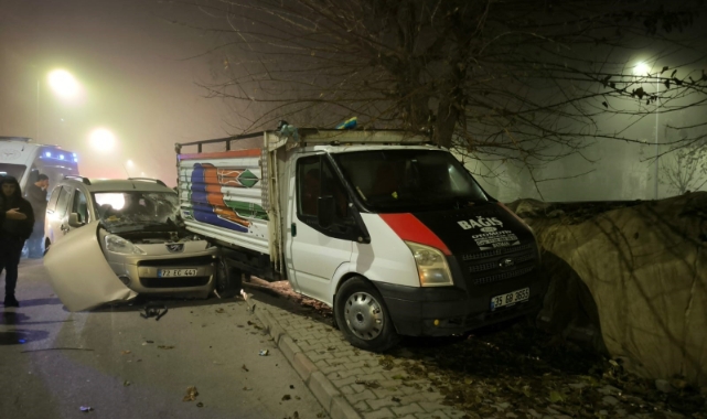 Batman'da araçta sıkışan sürücü yaklaşık 1 saat sonra kurtarıldı