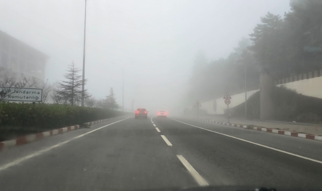 Bilecik'te etkili olan sis görüş mesafesini 10 metreye kadar düşürdü