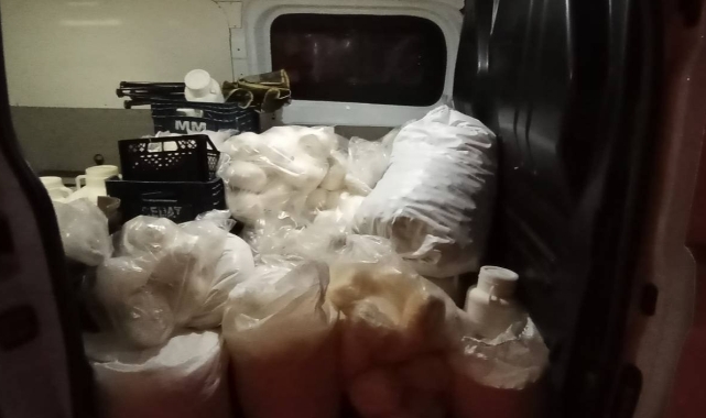 Bingöl hijyen kurallarına aykırı taşınan peynir ve tereyağ ele geçirildi