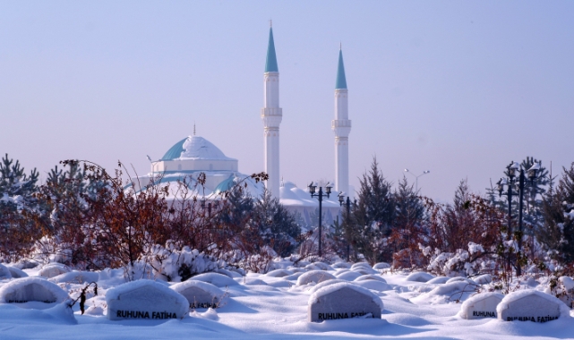 Bir ilimiz resmen buz tuttu!