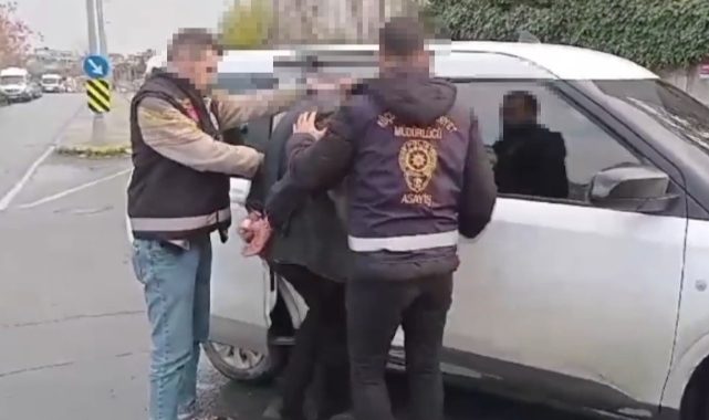 Boşanma aşamasındaki eşini ve üvey oğlunu bıçakladı