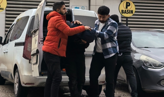 Bursa'da 4 ayrı suçtan aranan şüpheli kıskıvrak yakalandı