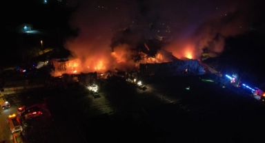 Bursa'da gıda deposunda yangın!