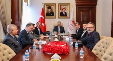 Bursa'da Hadise Ziya Öztürk Aile Sağlığı Merkezi Binası için imzalar atıldı