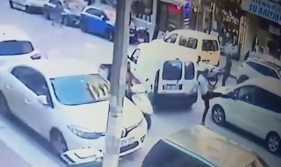 Bursa'da kadın sürücüye dehşeti yaşattı!