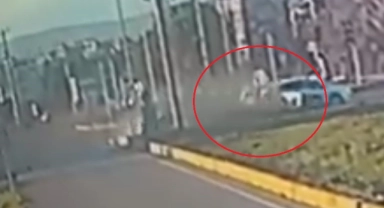 Bursa'da kırmızı ışık ihlali 1 kişinin öldüğü kaza anı kamerada