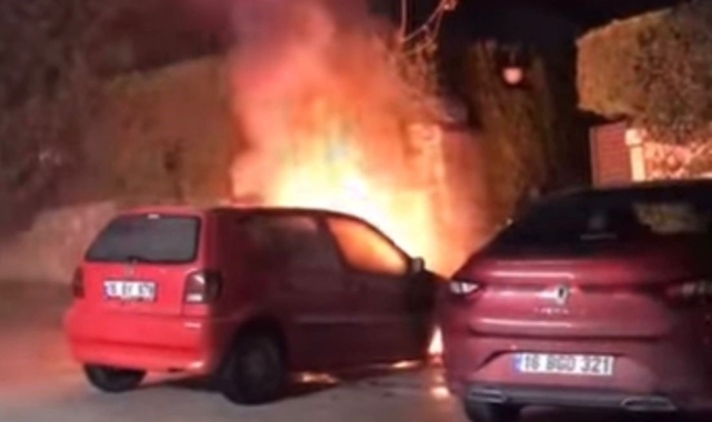 Bursa'da park halindeki otomobil alevlere teslim oldu!