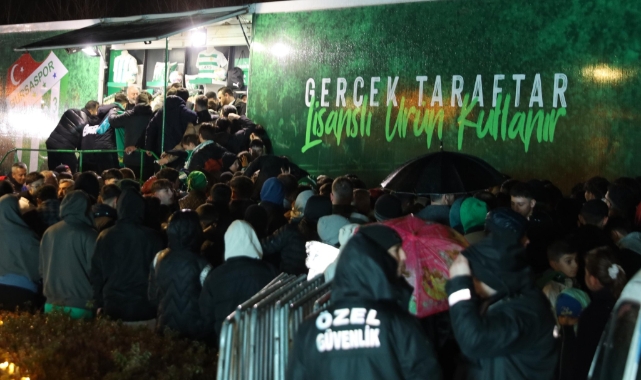 Bursa Yeni Yıl Medyanı yeşil beyaza büründü!
