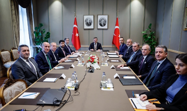 Cumhurbaşkanı Yardımcısı Yılmaz, İsveç Süryani toplum temsilcilerini kabul etti