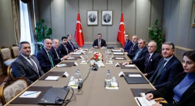 Cumhurbaşkanı Yardımcısı Yılmaz: "Süryani vatandaşlarımızı ve kültürel miraslarını ülkemizin zenginliği görüyoruz"