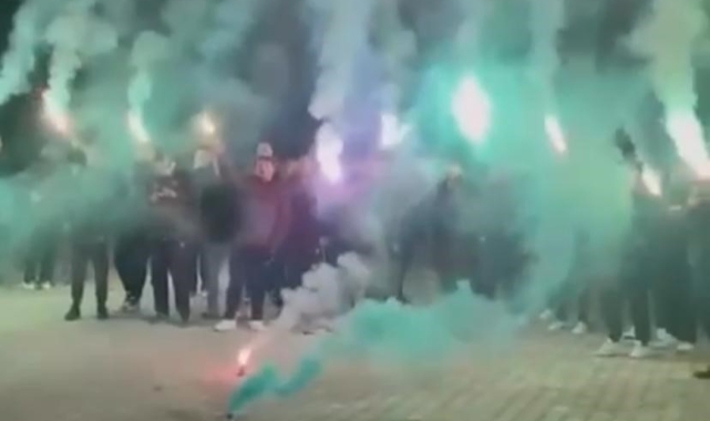 Denizlispor deplasmana meşaleler ile uğurlandı