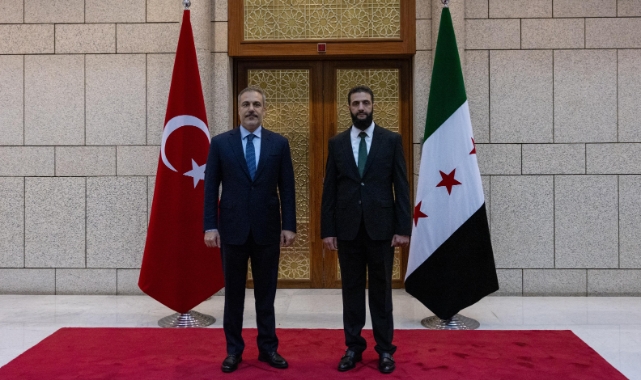 Dışişleri Bakanı Fidan, Suriye'de Ahmed Şara ile bir araya geldi