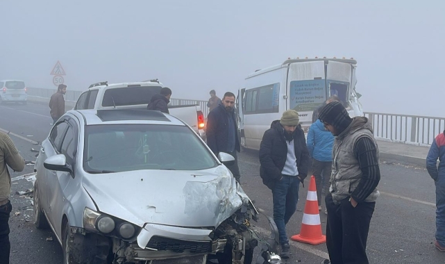 Diyarbakır’da 3 noktadaki zincirleme kazada 21 kişi yaralandı