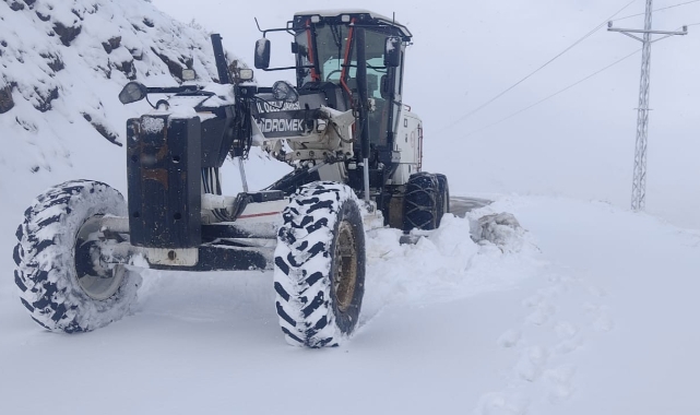 Elazığ’da kar esareti! Yollar kapandı