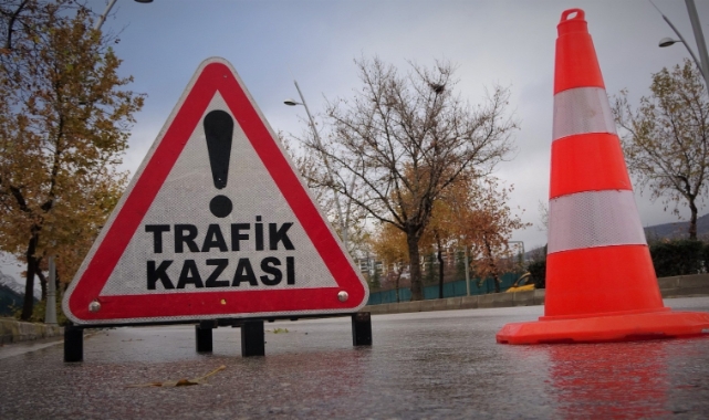 Elazığ'da otomobil ile TIR çarpıştı! 1 ölü, 4 yaralı