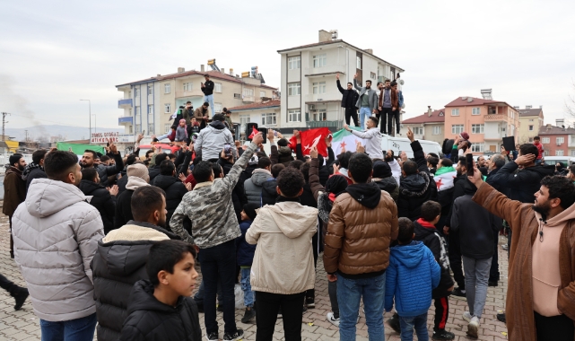 Elazığ'daki Suriyeliler Esed'in gidişini coşkuyla kutladı