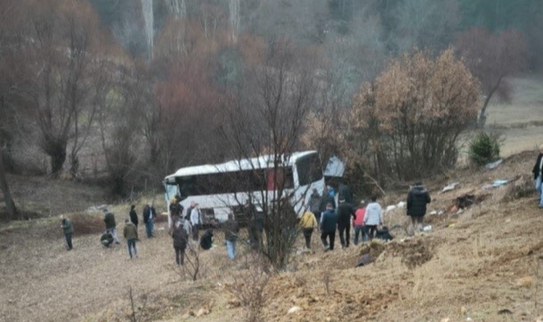 Emet'te işçi servisi yoldan çıktı