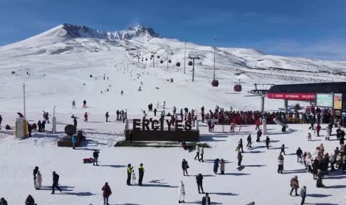 Erciyes'i 2 haftada 200 bin kişi ziyaret etti