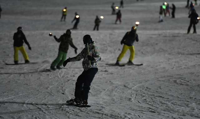 Erciyes'te gece kayağı başladı