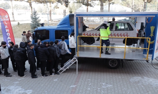 Erzincan’da emniyet kemerinin önemi anlatıldı