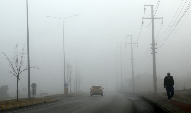Erzincan’da sis etkisini sürdürdü