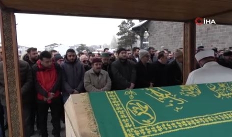 Erzurum'da cansız bedeni bulunan öğretmen gözyaşlarıyla uğurlandı