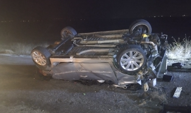 Eskişehir'de bariyerlere çarpan otomobil takla attı: 1 ölü, 3 yaralı