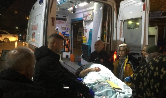 Freni boşalan minibüs devrildi