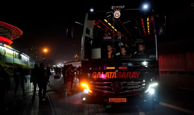 Galatasaray Trabzonspor maçı için stada ulaştı