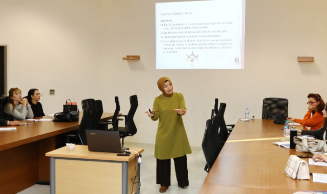 GAÜN’de kalite standardı eğitimi verildi