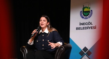 Gazeteci Fulya Öztürk İnegöl'de Ortadoğu notlarını anlattı