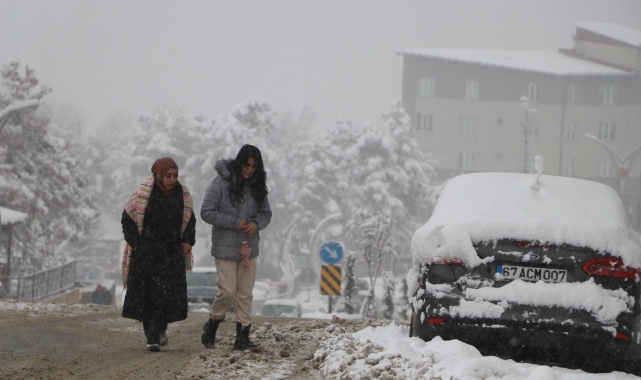 Hakkari beyaza büründü