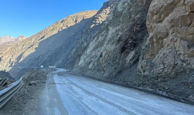 Hakkari'de 10 yolcu ölümden döndü!