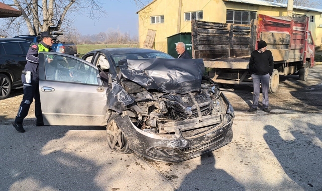 İnegöl'de kaza: 3 yaralı