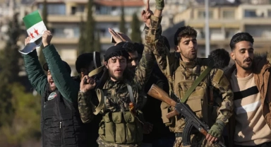 İngiltere, Suriyeli muhalif grup HTŞ ile temas halinde