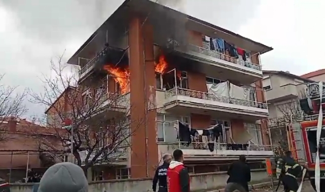 Isparta'da eşine kızıp çocuğunun da içerisinde bulunduğu evi ateşe verdi