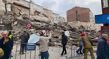 İstanbul Güngören'de bina çöktü!