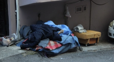İzmir Büyükşehir Belediyesi'nden ölü bulunan evsiz adamla ilgili açıklama