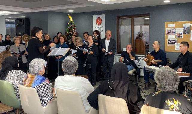 İzzet Şadi Sayarel Huzurevi sakinlerine müzik ziyafeti