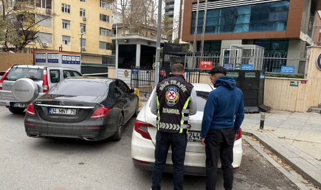Kadıköy’de polisten kaçan otomobil sürücüsüne 76 bin lira ceza uygulandı