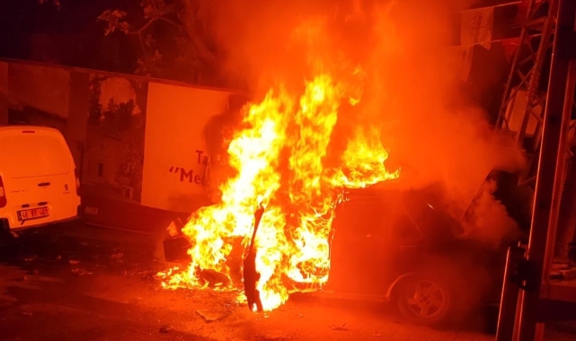 Kahramanmaraş'ta otomobil alevlere teslim oldu