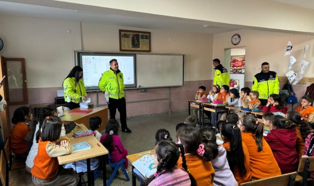 Karacabey'de öğrencilere trafik semineri
