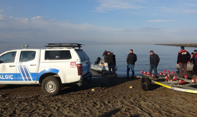 Kayıp balıkçıların teknesi açıkta 8 metre derinlikte bulundu