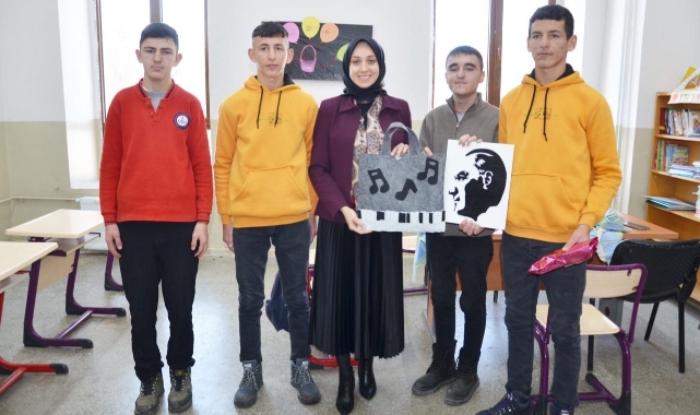 Kaymakam Duman, özel eğitime tabi öğrencilerle bir arada