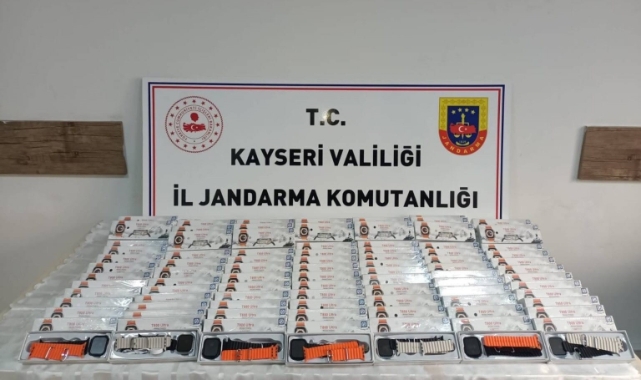 Kayseri'de 121 adet kaçak akıllı saat yakalandı