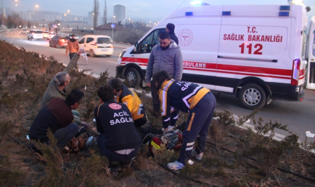 Kayseri'de otomobil sepetli motosikletle çarpıştı
