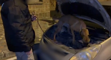 Kayseri'de otomobilin hava filtresinin altından uyuşturucu çıktı