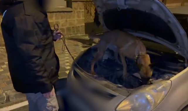 Kayseri'de otomobilin hava filtresinin altından uyuşturucu çıktı